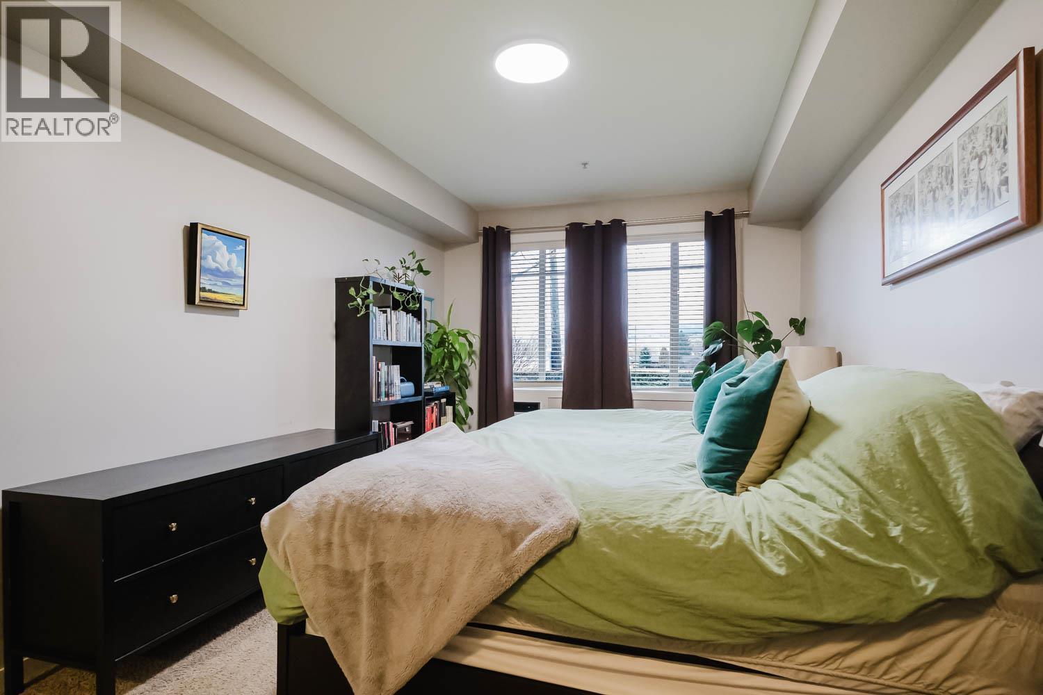 3739 Casorso Road Unit# 112, Kelowna, BC - Indoor Photo Showing Bedroom