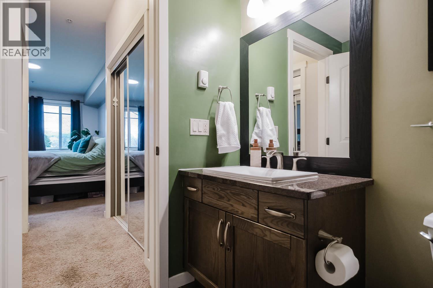 3739 Casorso Road Unit# 112, Kelowna, BC - Indoor Photo Showing Bathroom