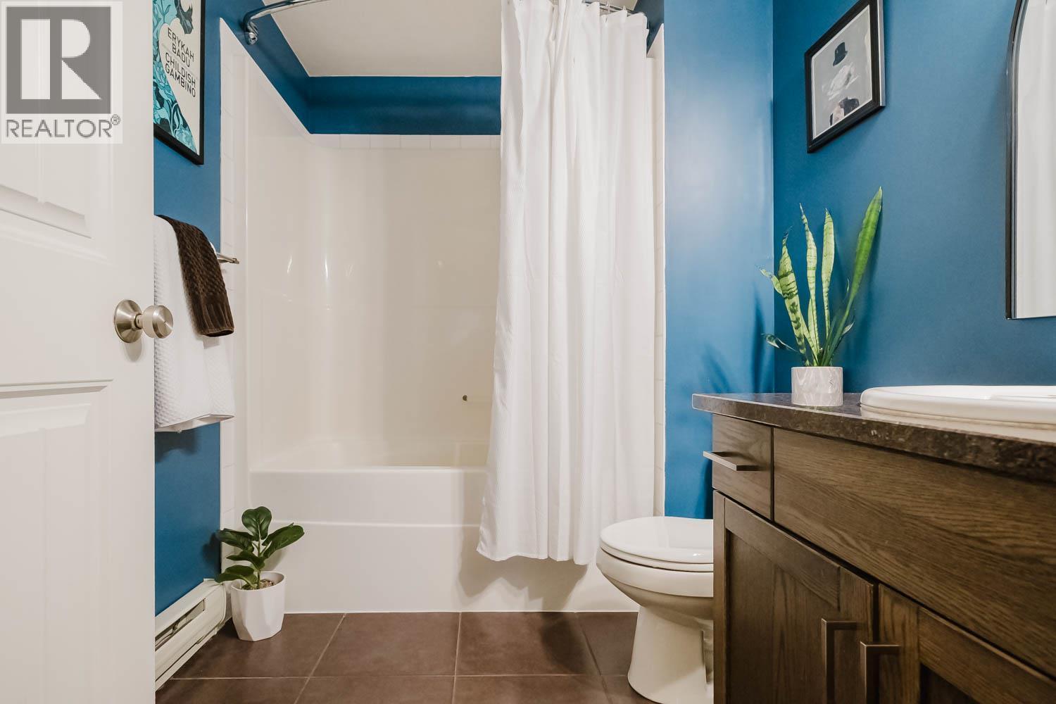 3739 Casorso Road Unit# 112, Kelowna, BC - Indoor Photo Showing Bathroom