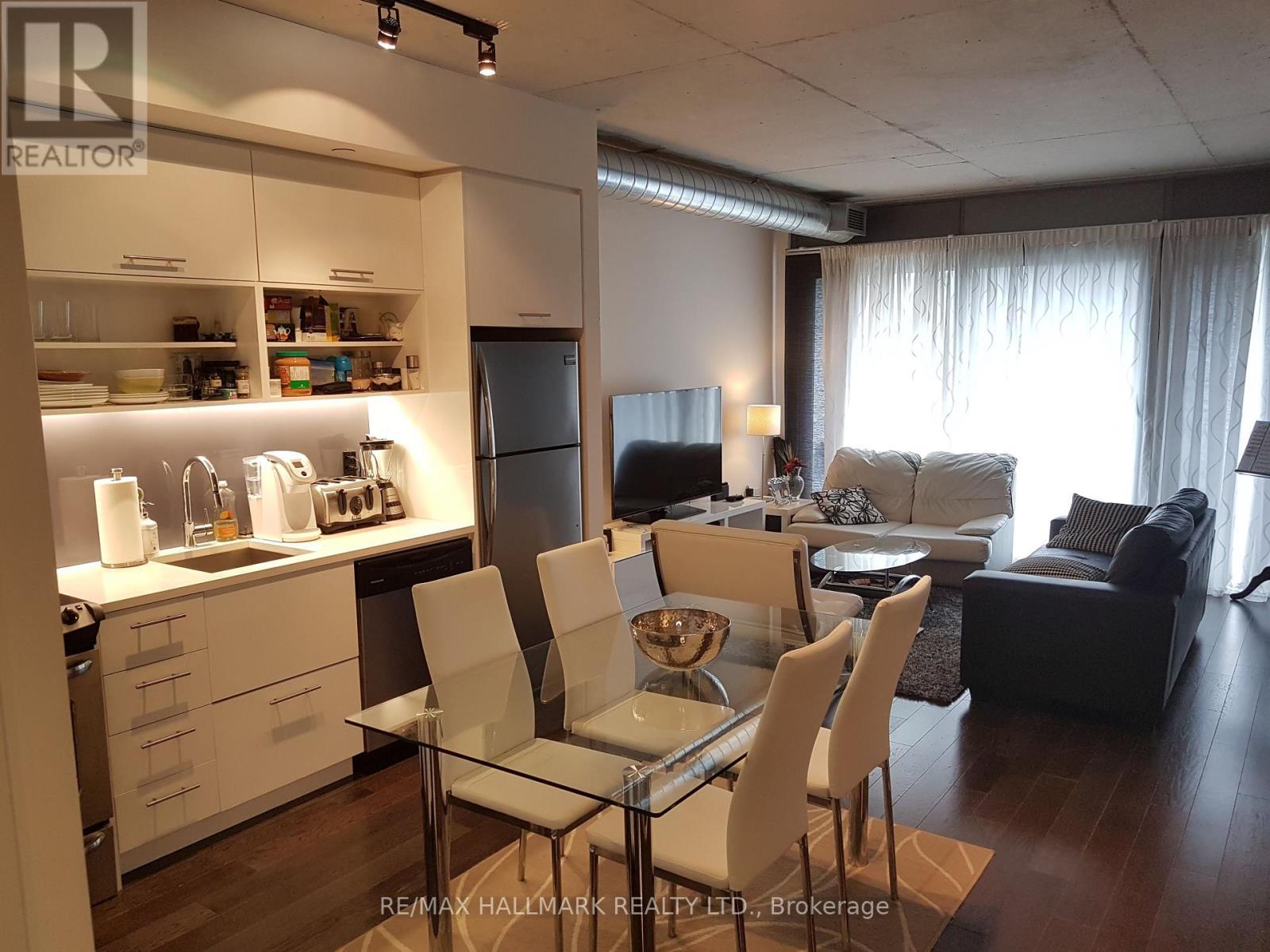 713 - 32 Trolley Crescent, Toronto, ON - Indoor