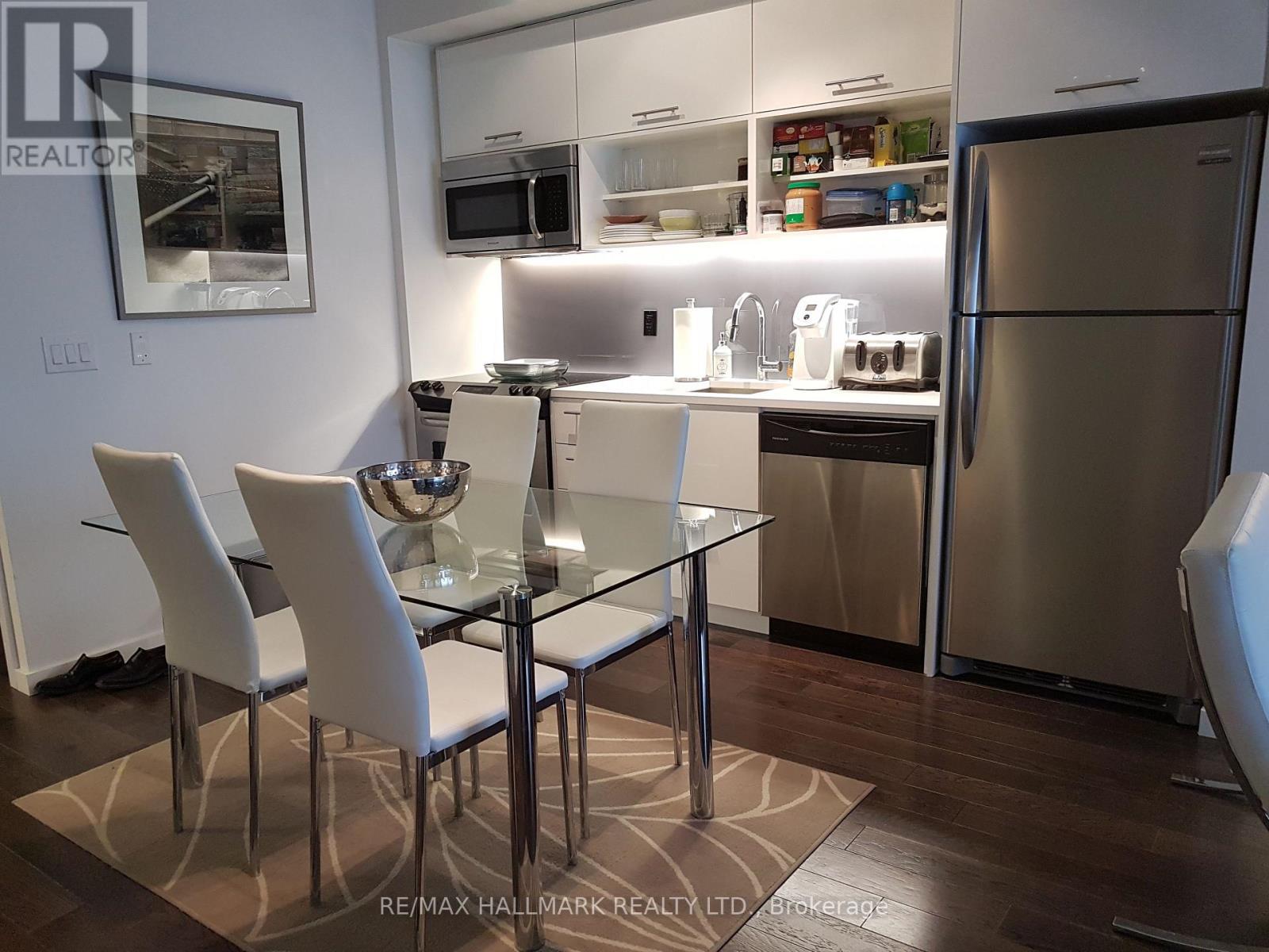 713 - 32 Trolley Crescent, Toronto, ON - Indoor