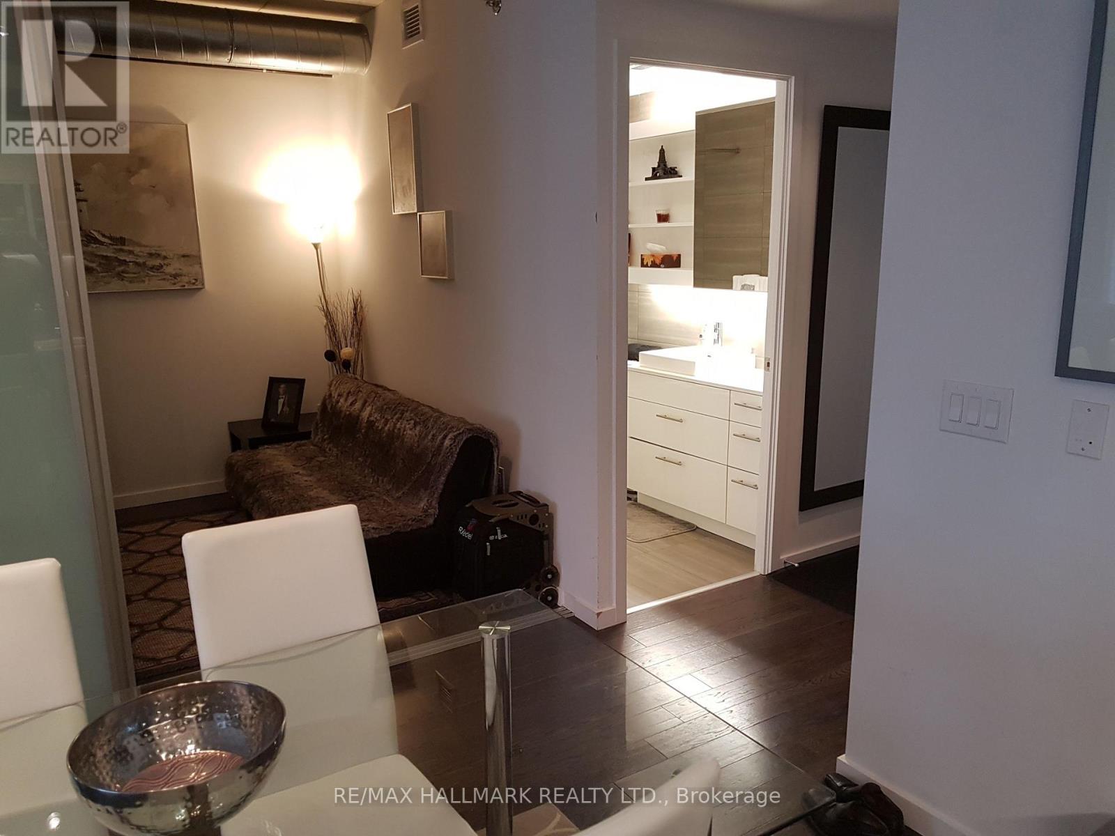 713 - 32 Trolley Crescent, Toronto, ON - Indoor Photo Showing Other Room