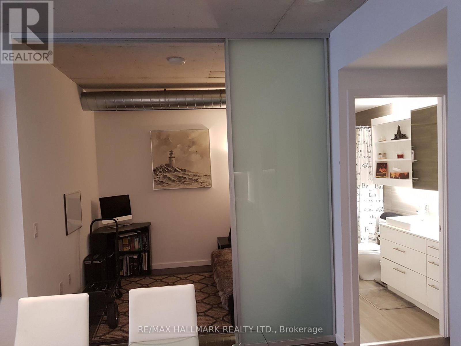 713 - 32 Trolley Crescent, Toronto, ON - Indoor