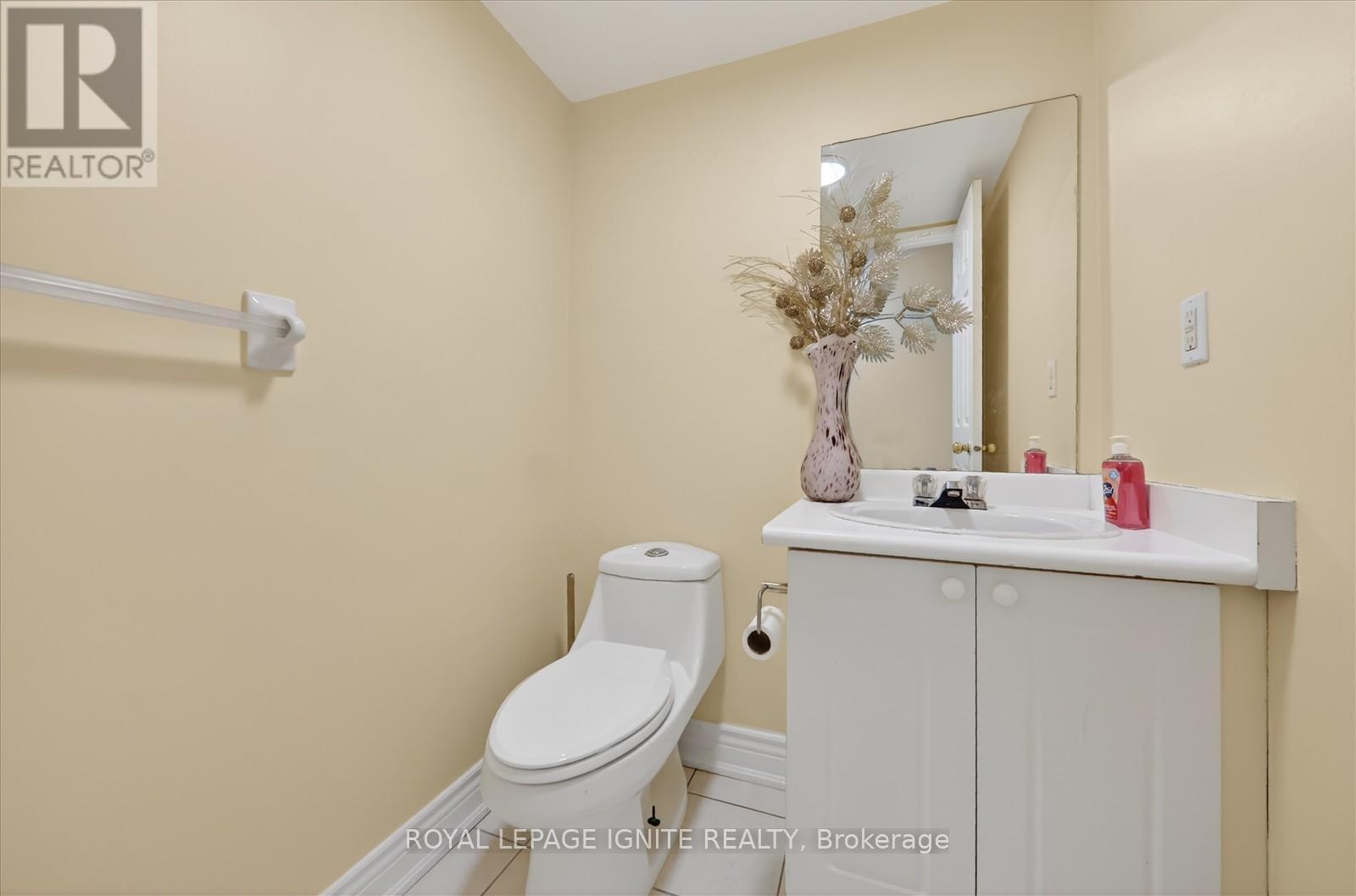 18 Gill Crescent, Ajax, ON - Indoor Photo Showing Bathroom