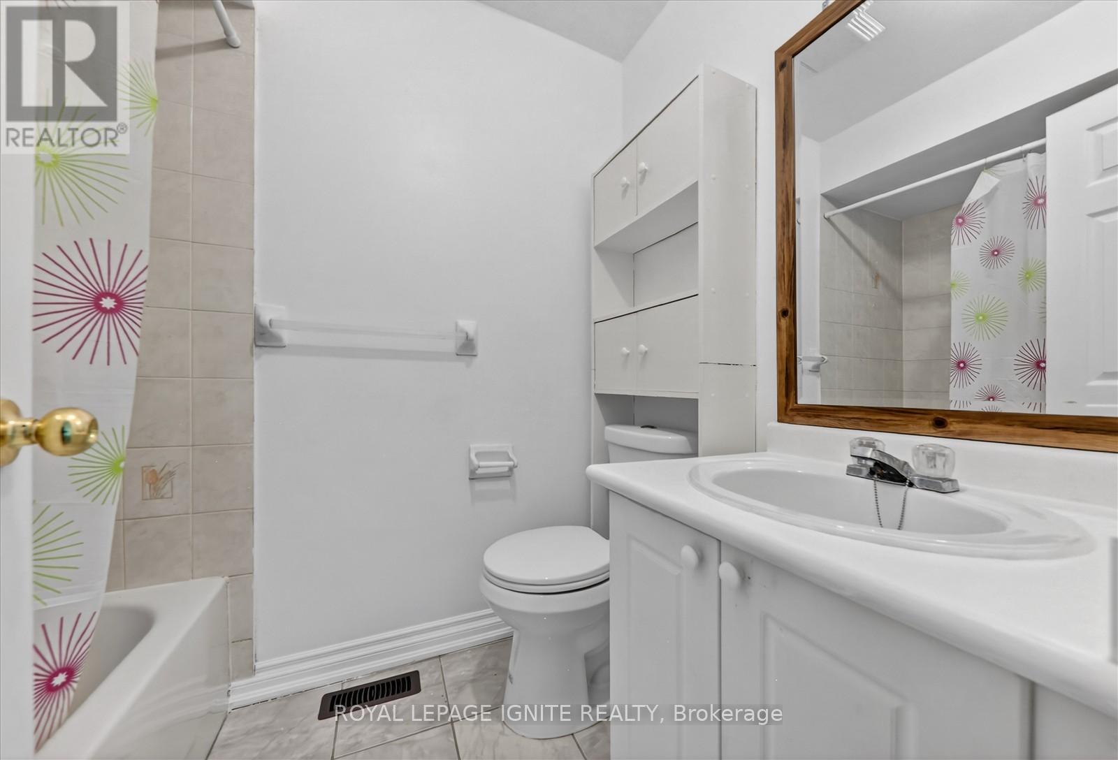 18 Gill Crescent, Ajax, ON - Indoor Photo Showing Bathroom