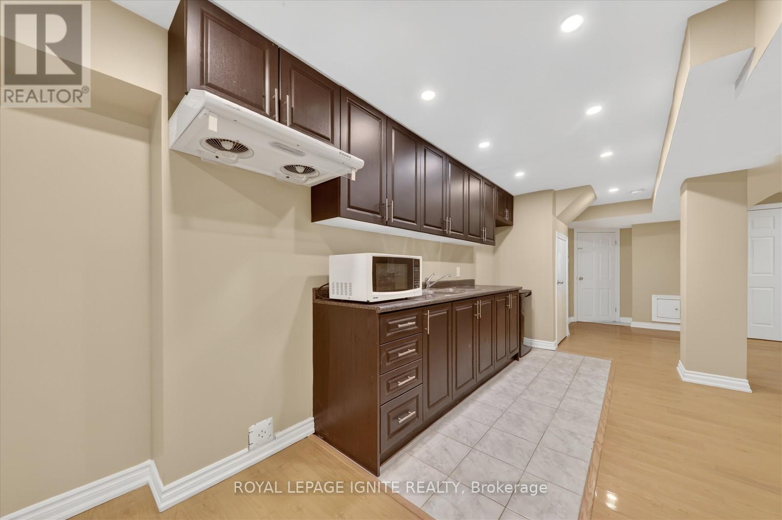 18 Gill Crescent, Ajax, ON - Indoor Photo Showing Other Room