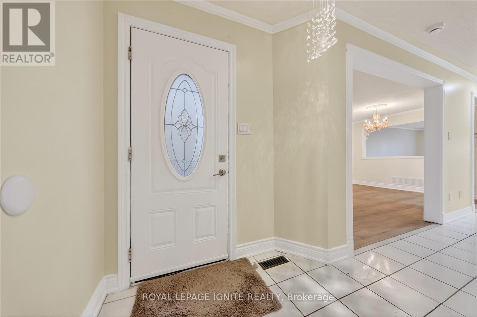 18 Gill Crescent, Ajax, ON - Indoor Photo Showing Other Room