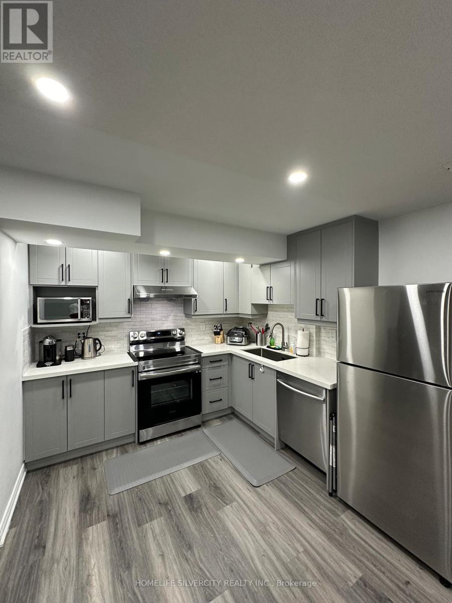 Bsmt - 39 Arband Avenue, Vaughan, ON - Indoor Photo Showing Kitchen With Stainless Steel Kitchen With Upgraded Kitchen