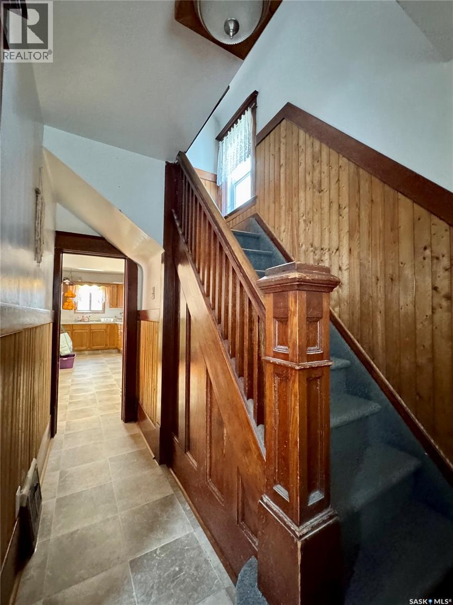 152 Sixth Avenue N, Yorkton, SK - Indoor Photo Showing Other Room
