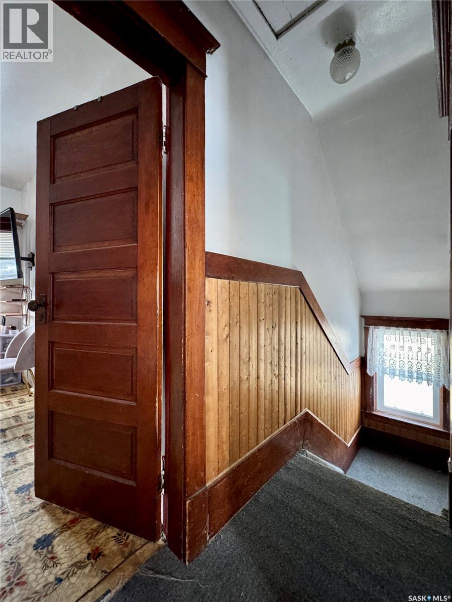 152 Sixth Avenue N, Yorkton, SK - Indoor Photo Showing Other Room
