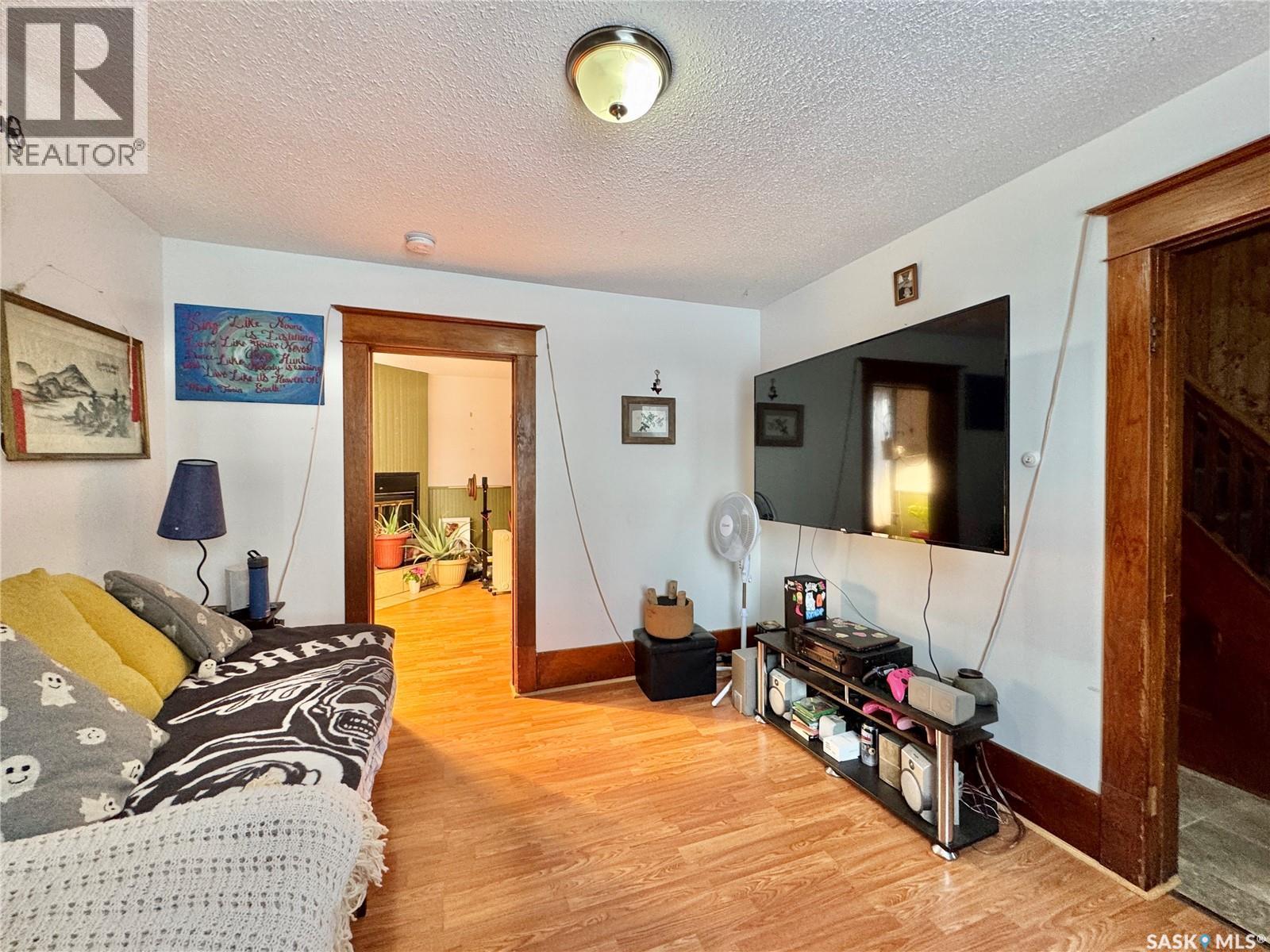 152 Sixth Avenue N, Yorkton, SK - Indoor