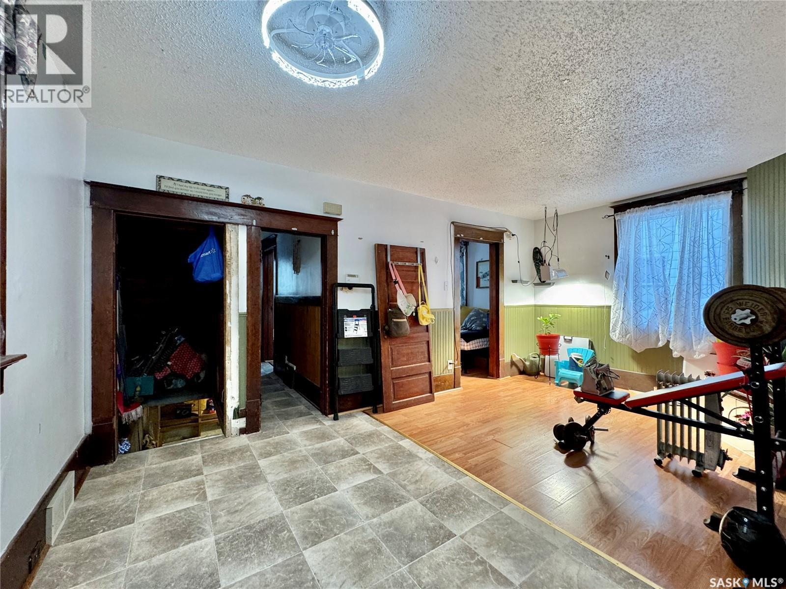 152 Sixth Avenue N, Yorkton, SK - Indoor