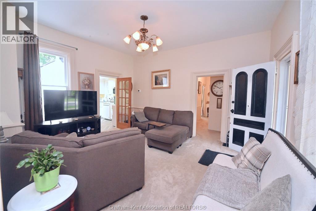 49 Erie Street South, Ridgetown, ON - Indoor Photo Showing Living Room