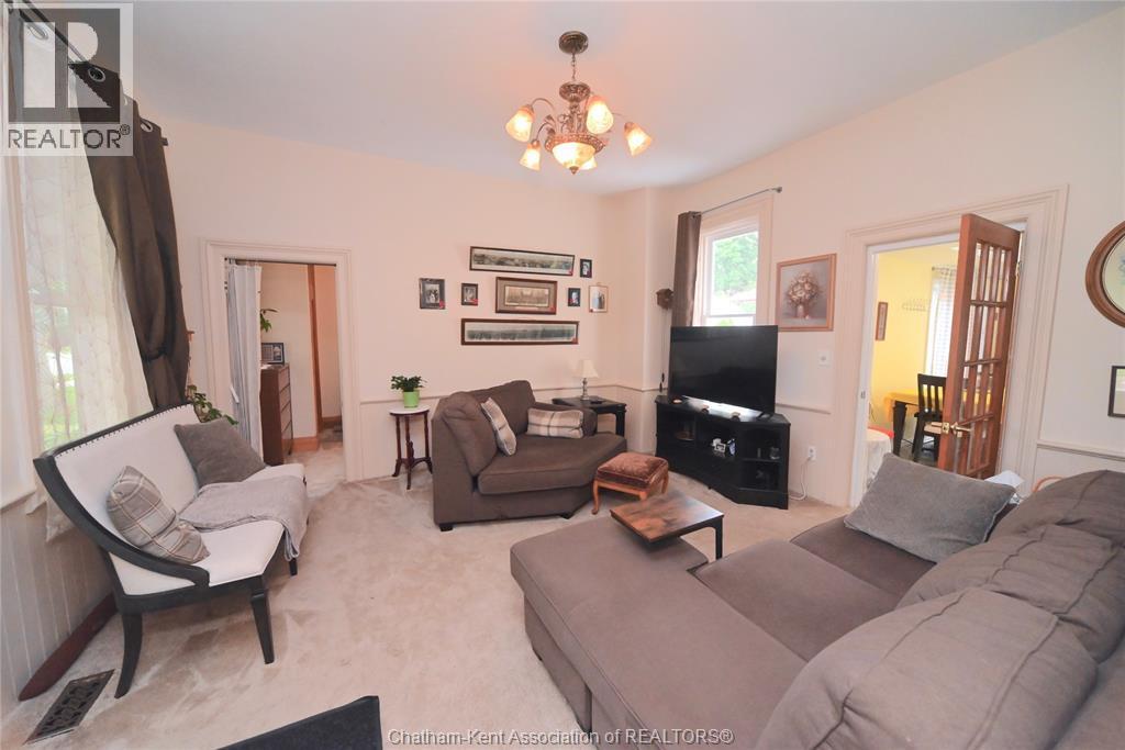 49 Erie Street South, Ridgetown, ON - Indoor Photo Showing Living Room