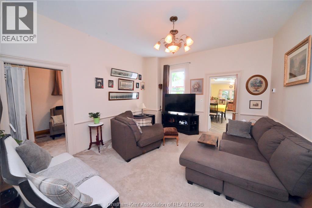 49 Erie Street South, Ridgetown, ON - Indoor Photo Showing Living Room