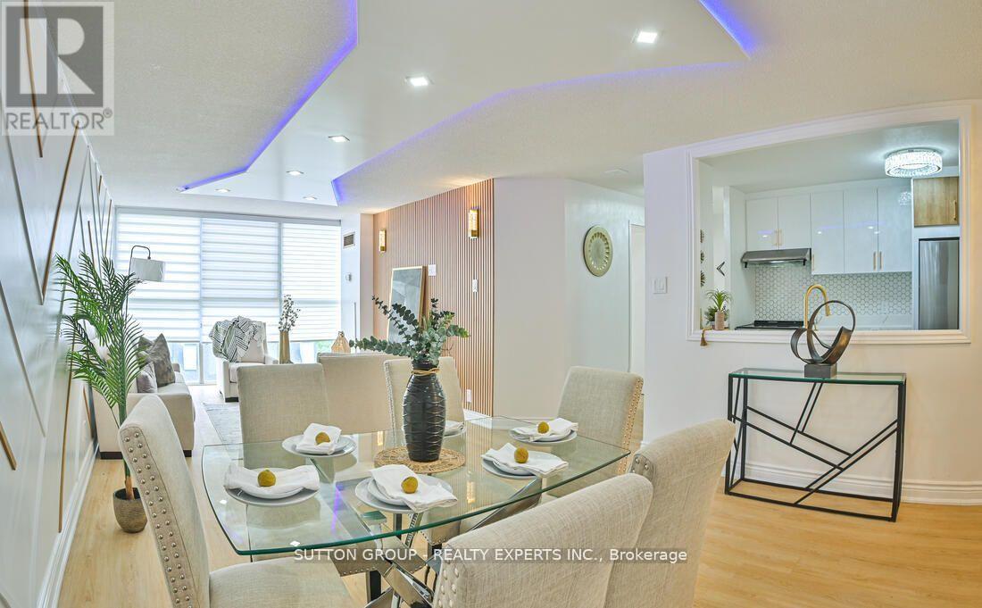 713 - 35 Trailwood Drive, Mississauga, ON - Indoor Photo Showing Dining Room