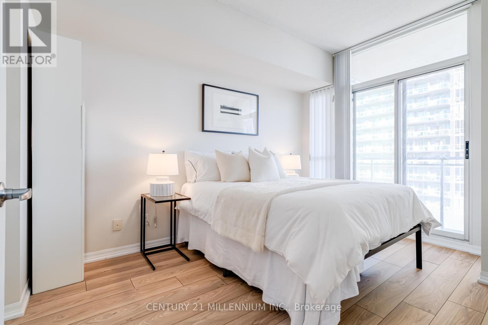 2505 - 225 Webb Drive, Mississauga, ON - Indoor Photo Showing Bedroom