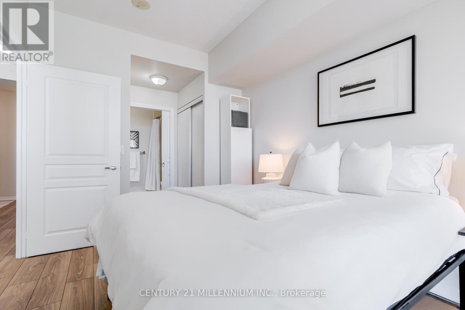 2505 - 225 Webb Drive, Mississauga, ON - Indoor Photo Showing Bedroom