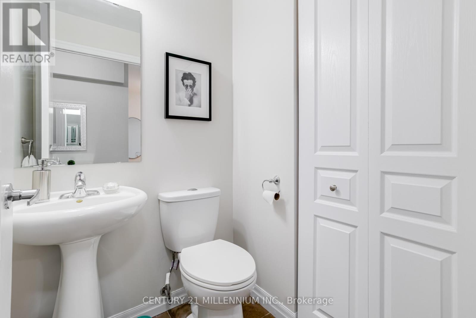 2505 - 225 Webb Drive, Mississauga, ON - Indoor Photo Showing Bathroom