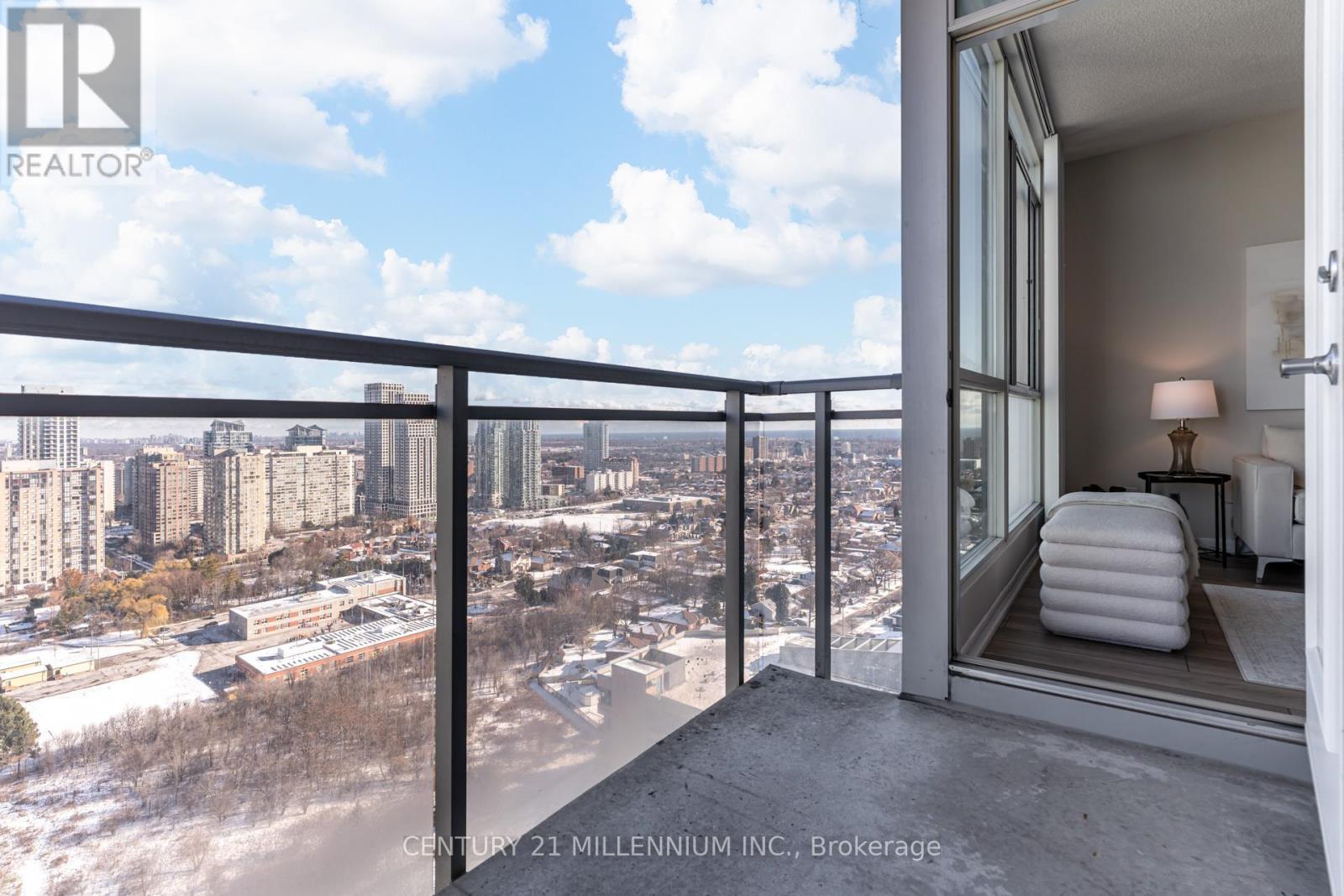 2505 - 225 Webb Drive, Mississauga, ON - Outdoor