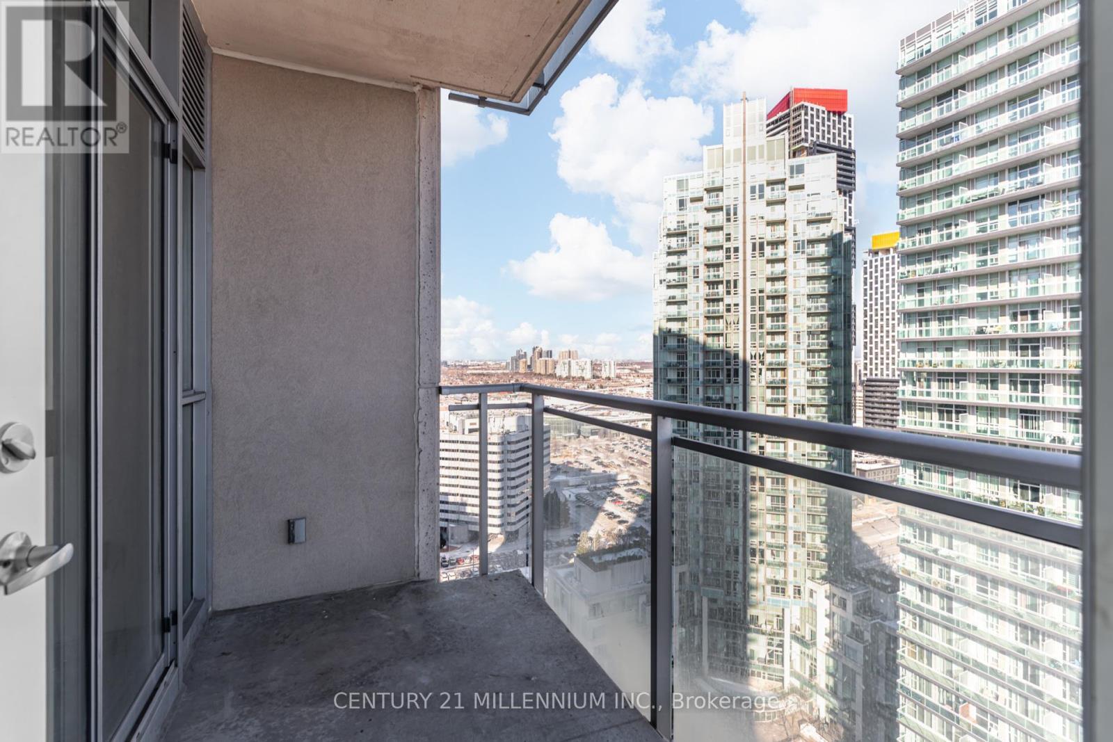 2505 - 225 Webb Drive, Mississauga, ON - Outdoor