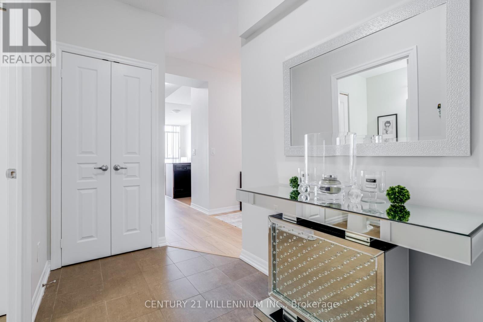 2505 - 225 Webb Drive, Mississauga, ON - Indoor Photo Showing Other Room