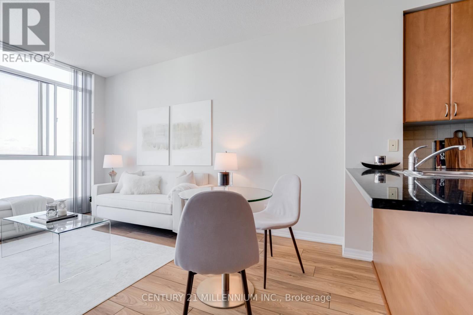 2505 - 225 Webb Drive, Mississauga, ON - Indoor