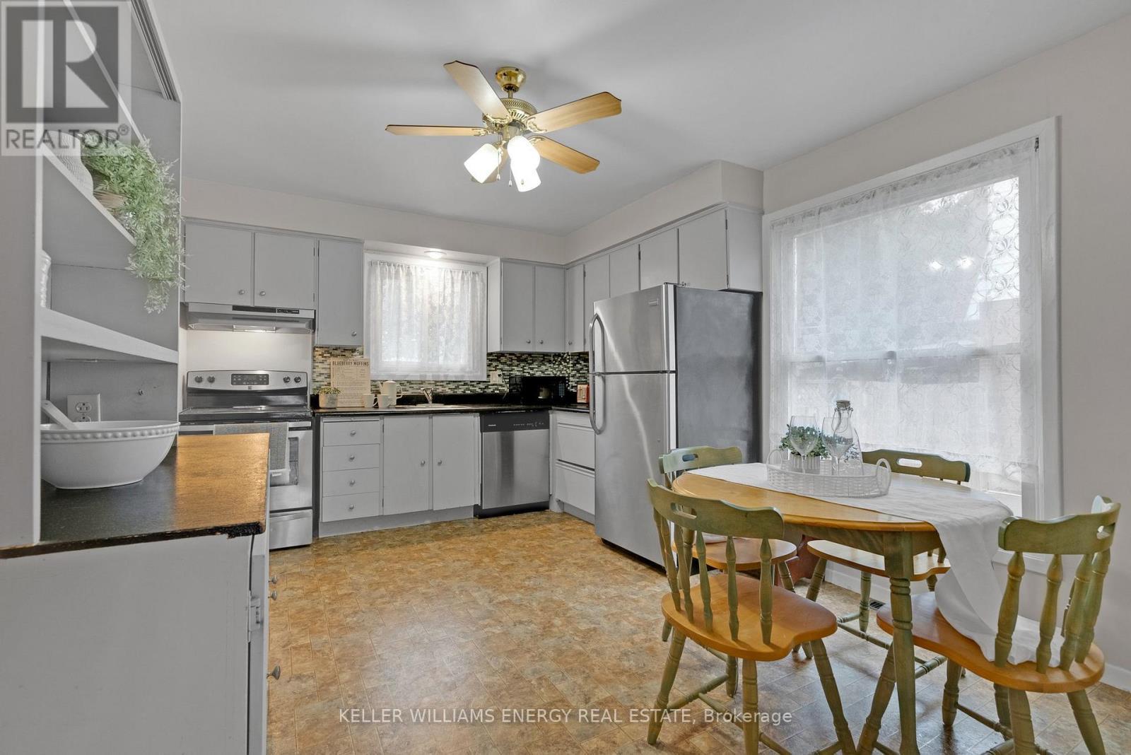 242 Waverly Street S, Oshawa (Vanier), ON - Indoor