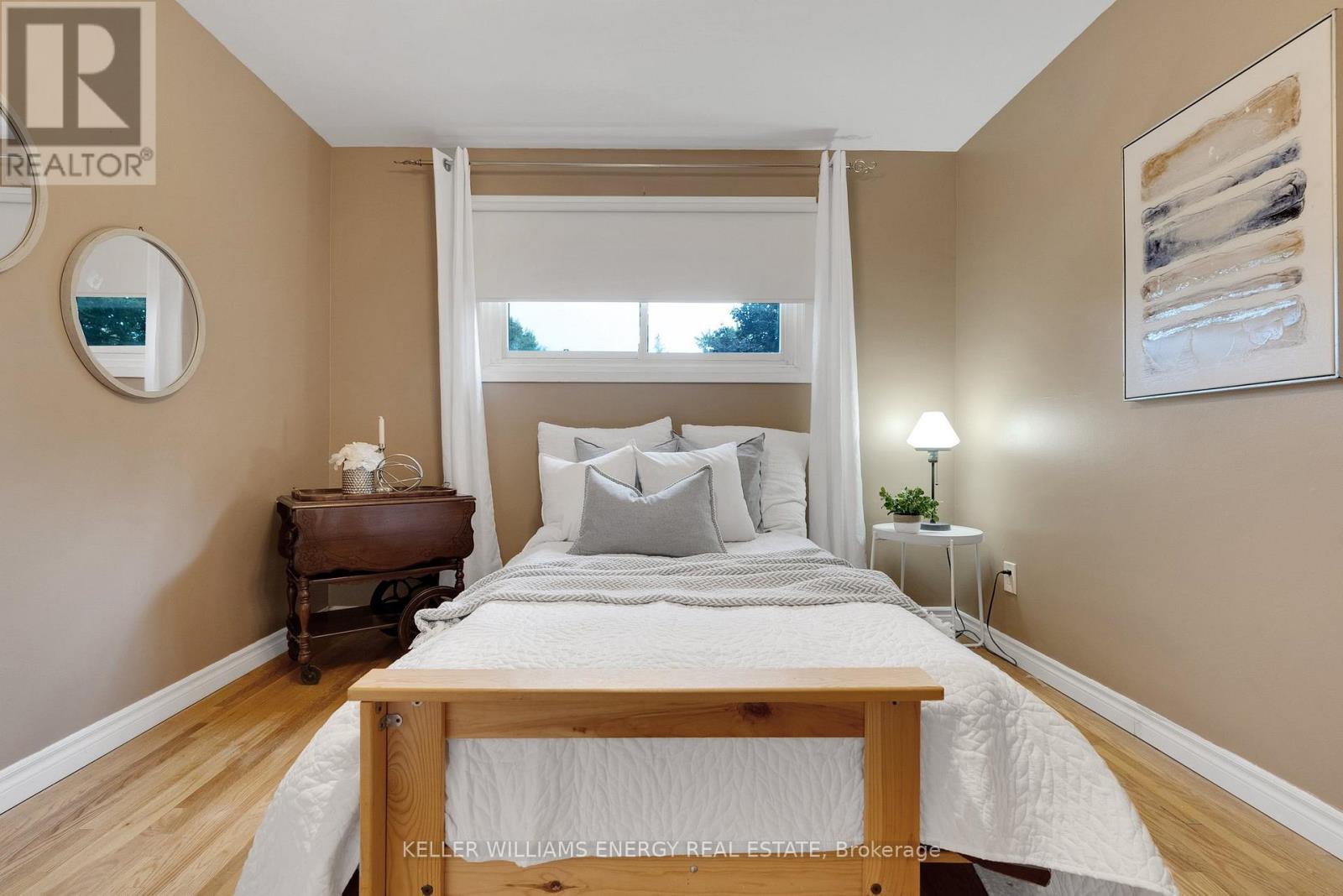 242 Waverly Street S, Oshawa (Vanier), ON - Indoor Photo Showing Bedroom