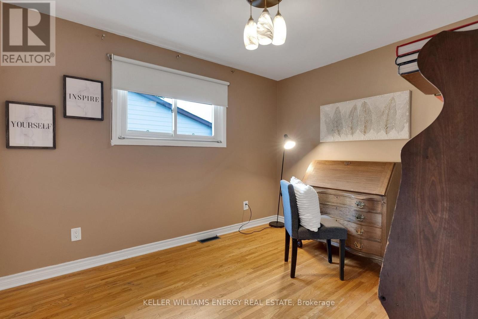 242 Waverly Street S, Oshawa (Vanier), ON - Indoor