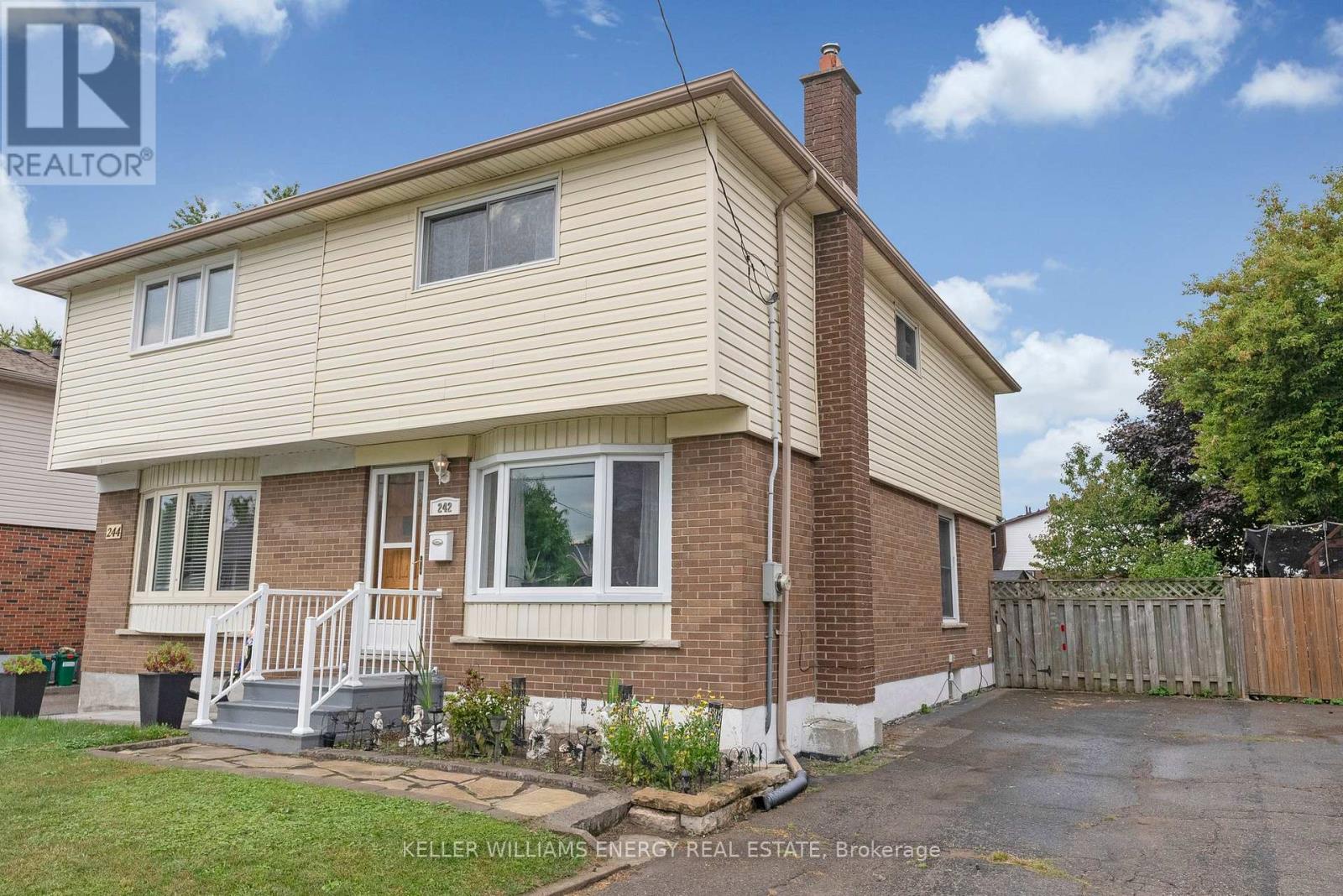 242 Waverly Street S, Oshawa (Vanier), ON - Outdoor