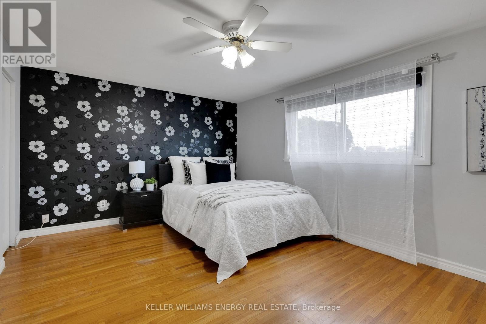 242 Waverly Street S, Oshawa (Vanier), ON - Indoor Photo Showing Bedroom