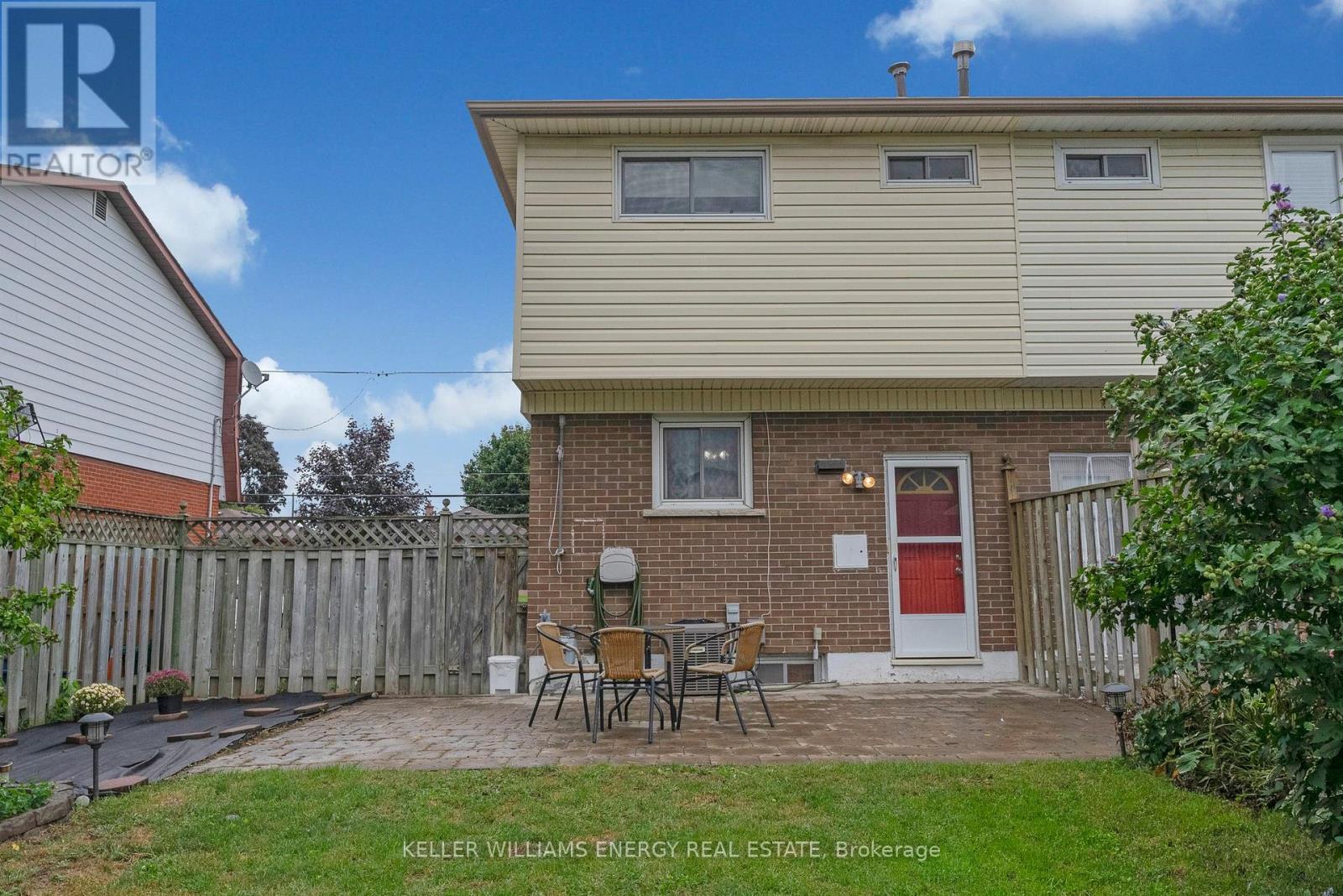 242 Waverly Street S, Oshawa (Vanier), ON - Outdoor With Exterior
