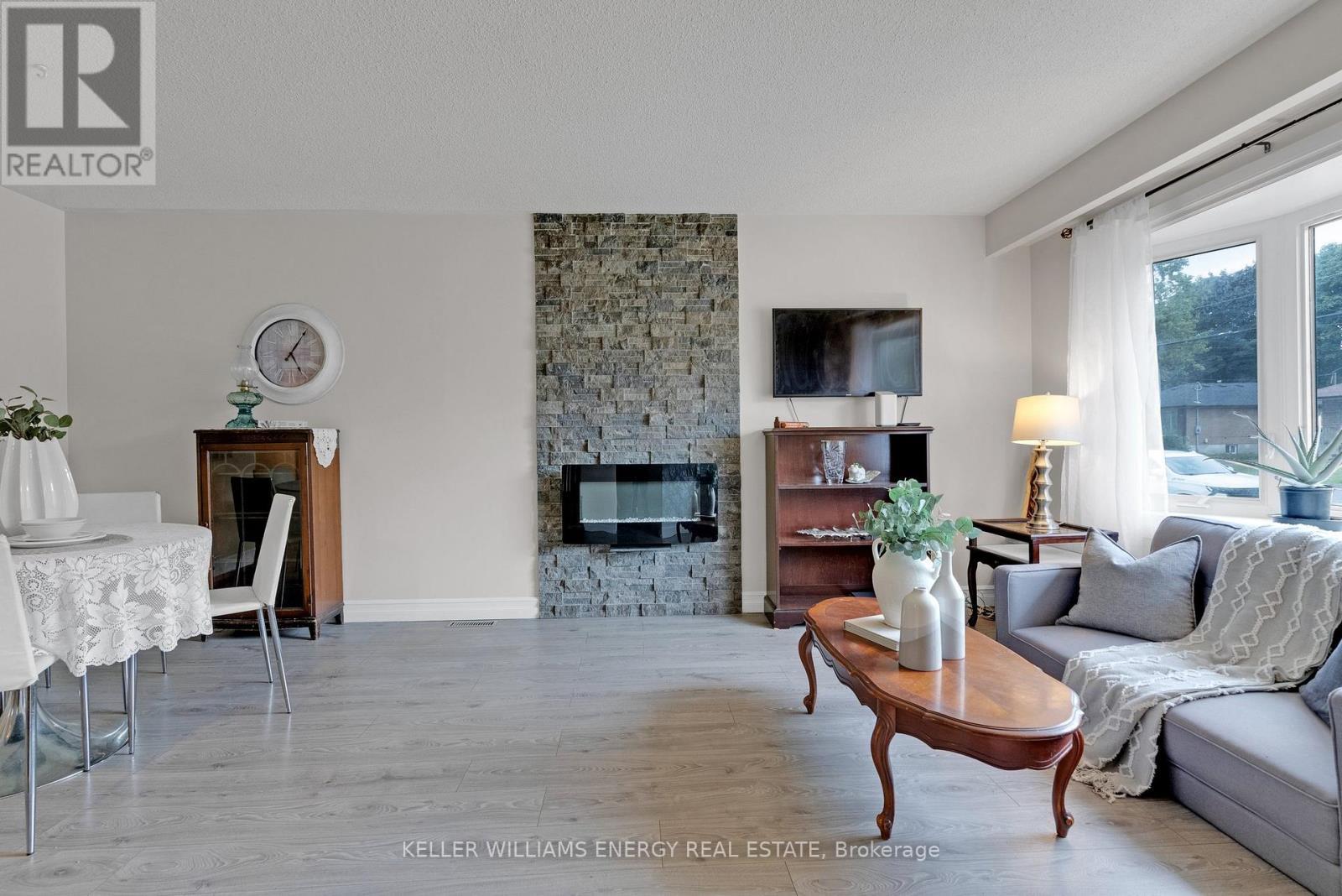 242 Waverly Street S, Oshawa (Vanier), ON - Indoor Photo Showing Living Room With Fireplace