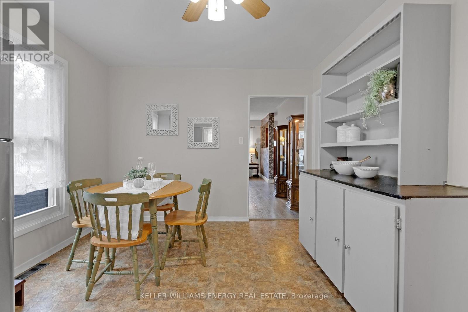 242 Waverly Street S, Oshawa (Vanier), ON - Indoor Photo Showing Dining Room