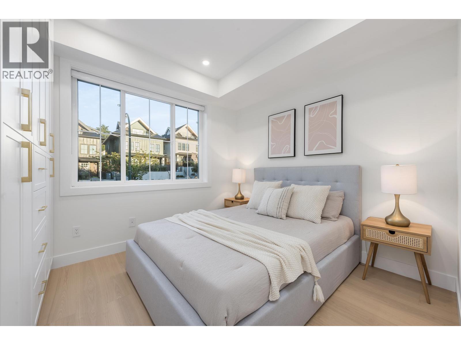 1 4855 Dumfries Street, Vancouver, BC - Indoor Photo Showing Bedroom