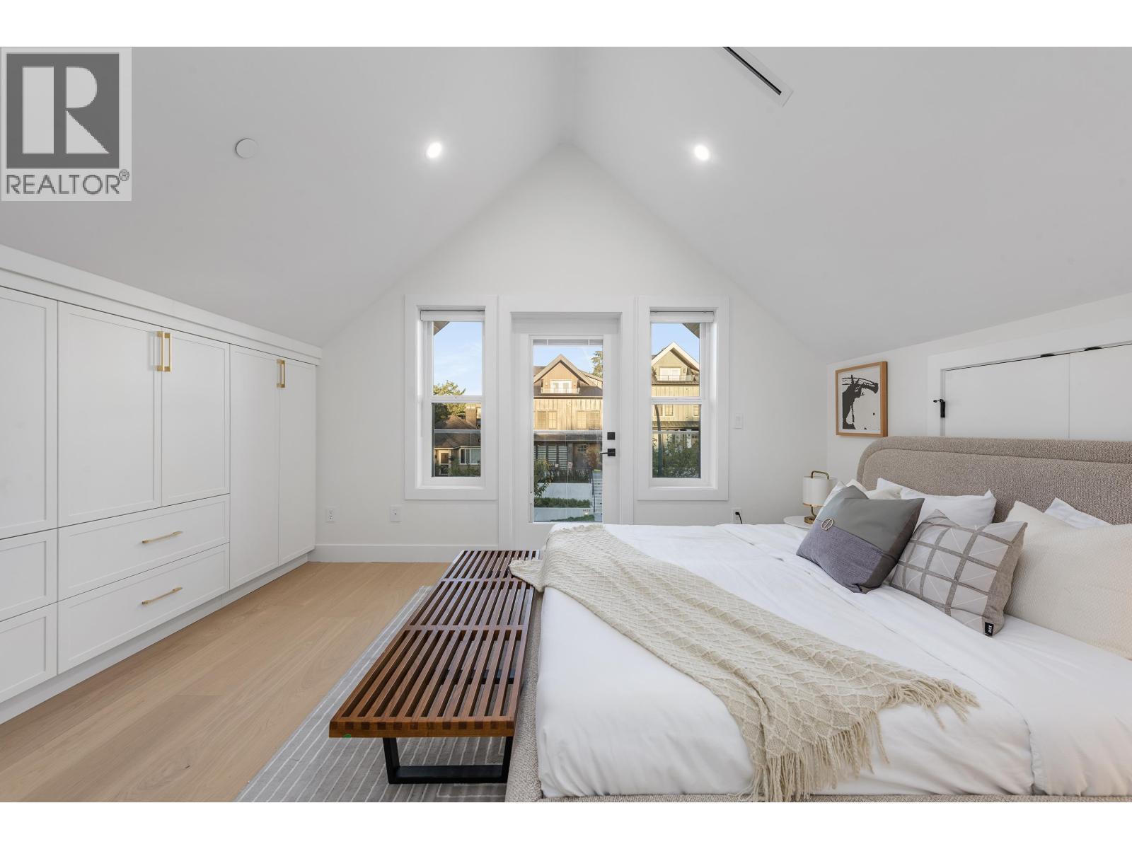 1 4855 Dumfries Street, Vancouver, BC - Indoor Photo Showing Bedroom