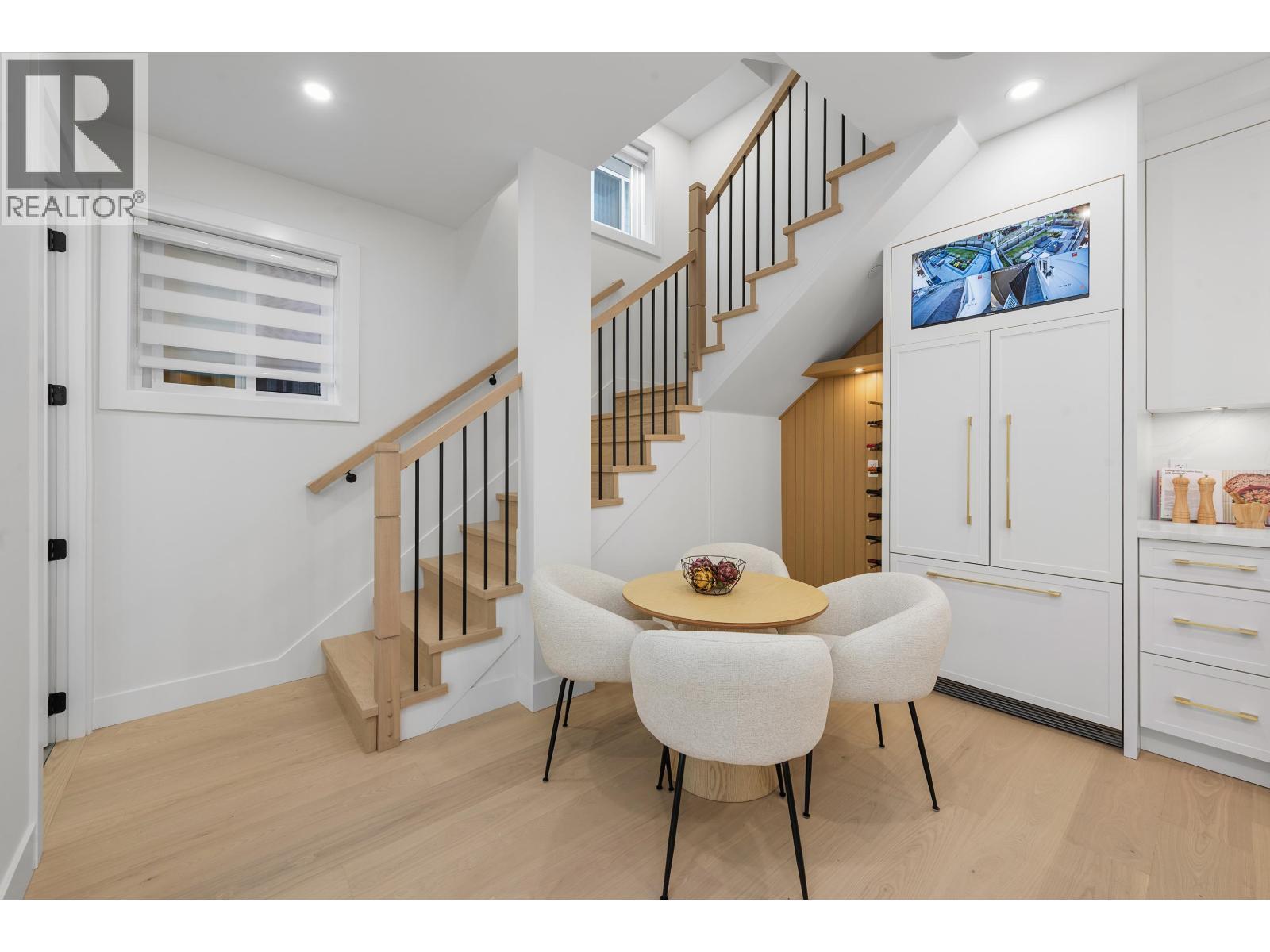 1 4855 Dumfries Street, Vancouver, BC - Indoor