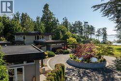 5605 Parker Ave Saanich, BC V8Y 2N2