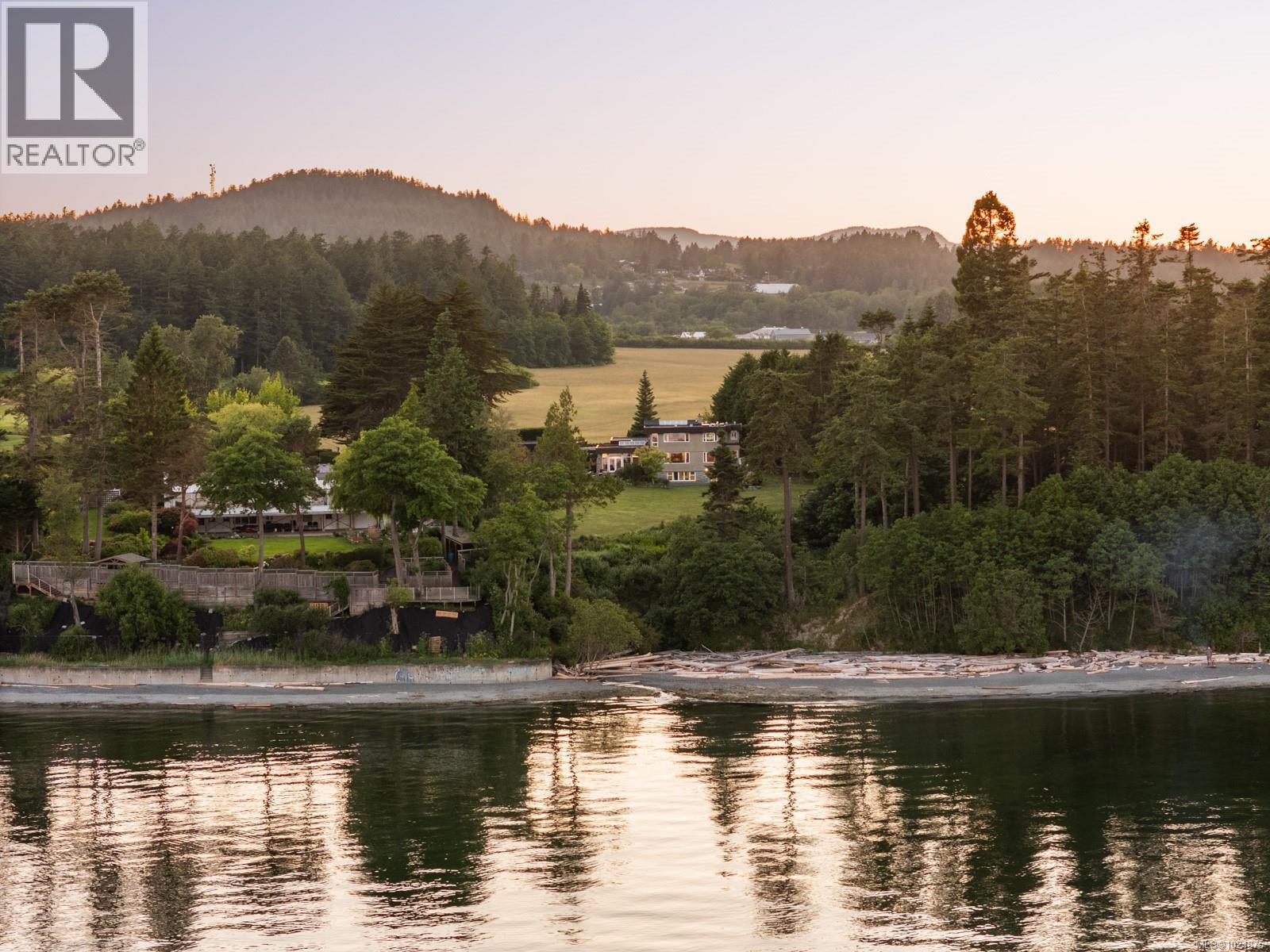 5605 Parker Ave, Saanich, BC - Outdoor With Body Of Water With View