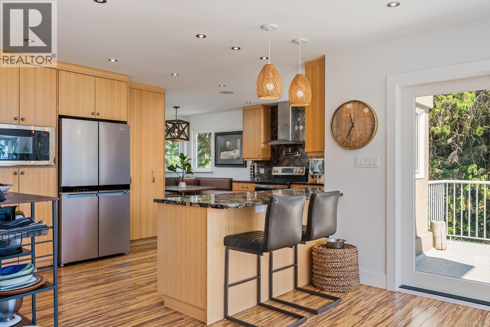 5605 Parker Ave, Saanich, BC - Indoor Photo Showing Kitchen