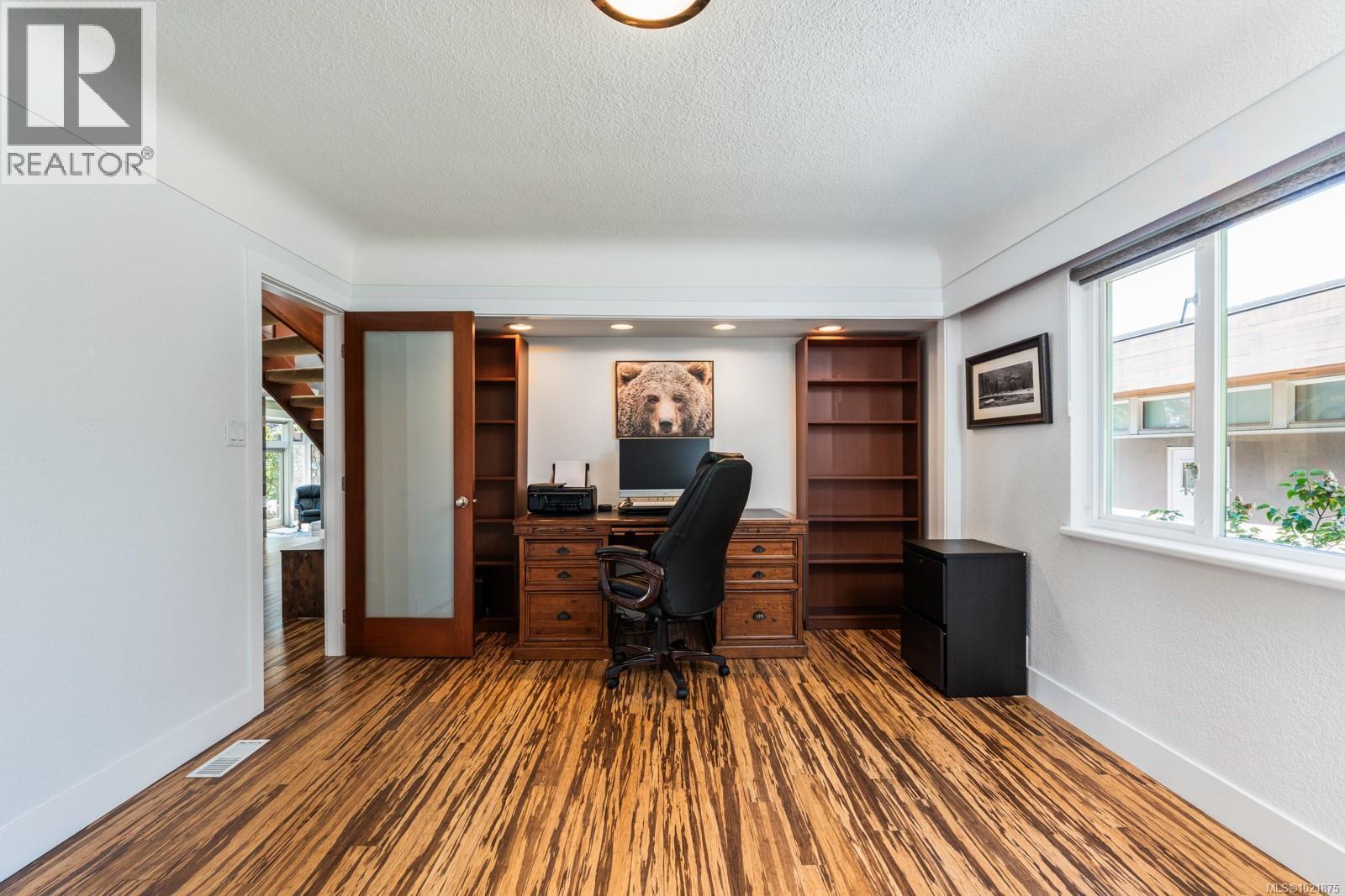 5605 Parker Ave, Saanich, BC - Indoor Photo Showing Office