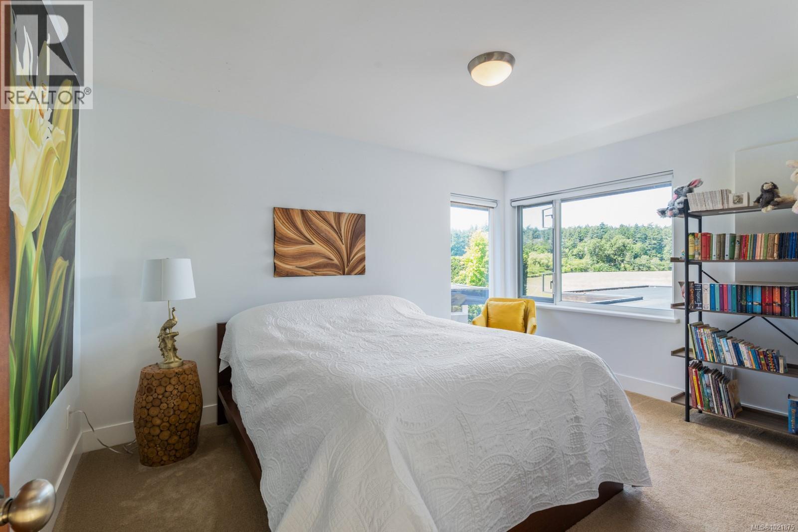 5605 Parker Ave, Saanich, BC - Indoor Photo Showing Bedroom