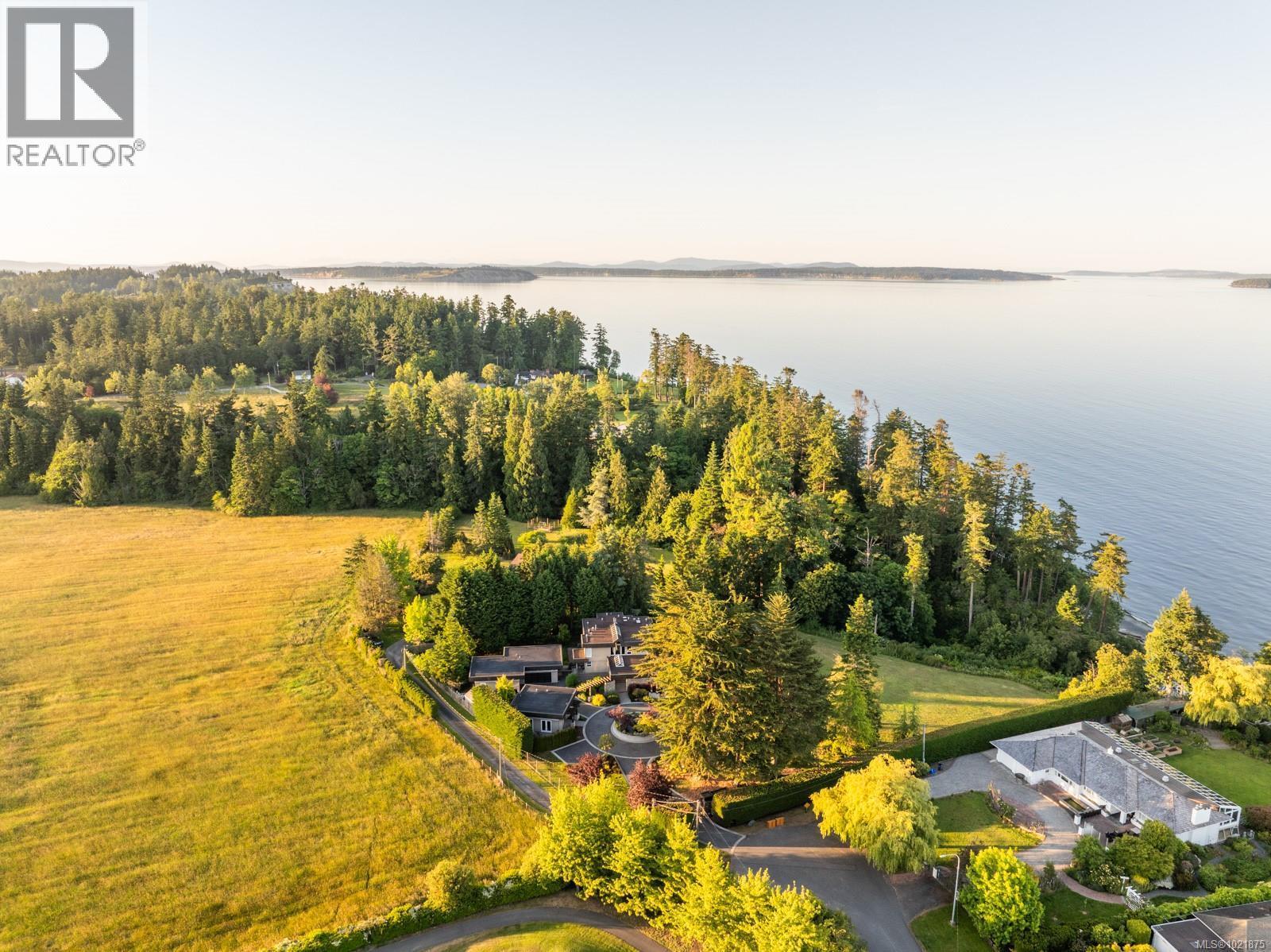 5605 Parker Ave, Saanich, BC - Outdoor With Body Of Water With View