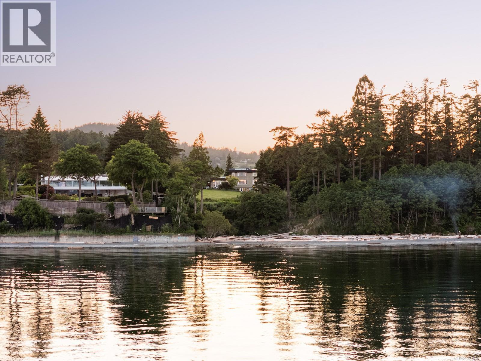 5605 Parker Ave, Saanich, BC - Outdoor With Body Of Water With View