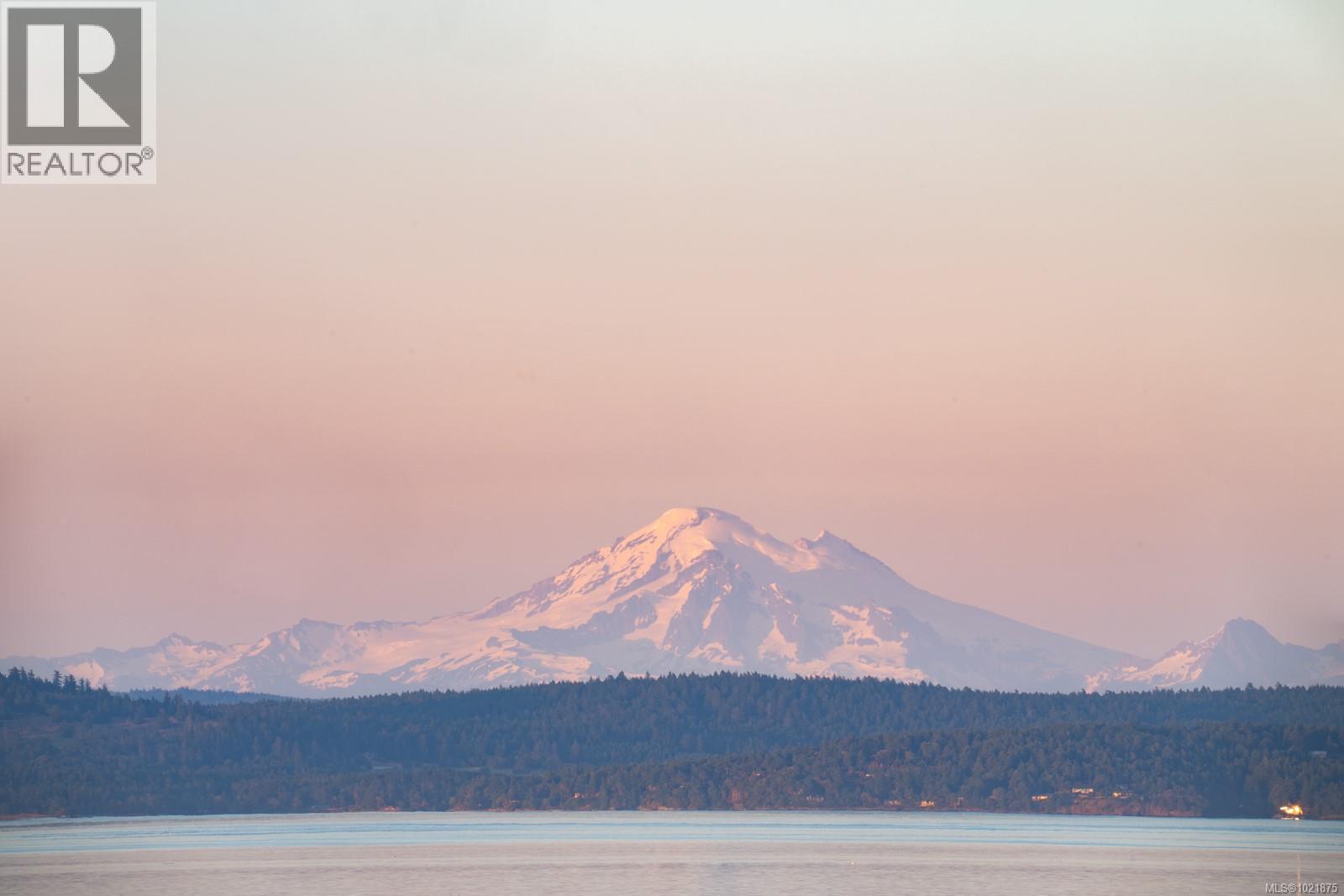 5605 Parker Ave, Saanich, BC - Outdoor With Body Of Water With View