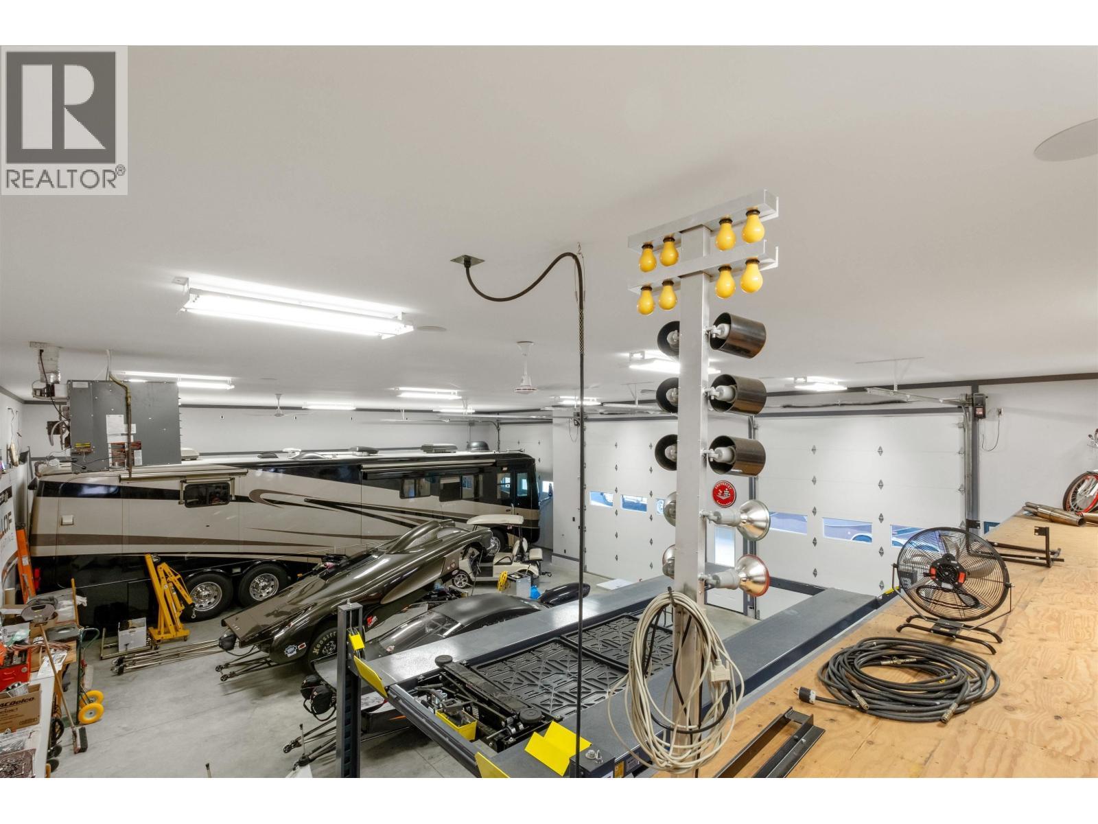 11192 286 Street, Maple Ridge, BC - Indoor