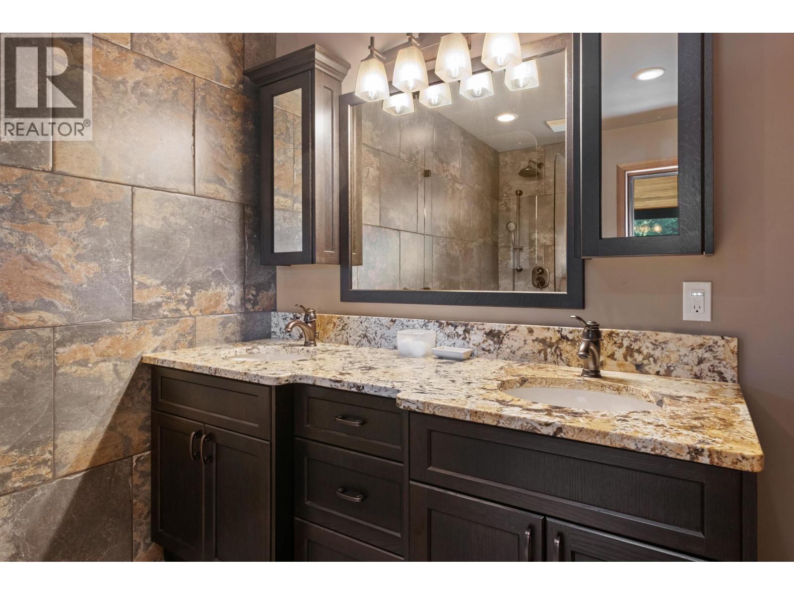 11192 286 Street, Maple Ridge, BC - Indoor Photo Showing Bathroom