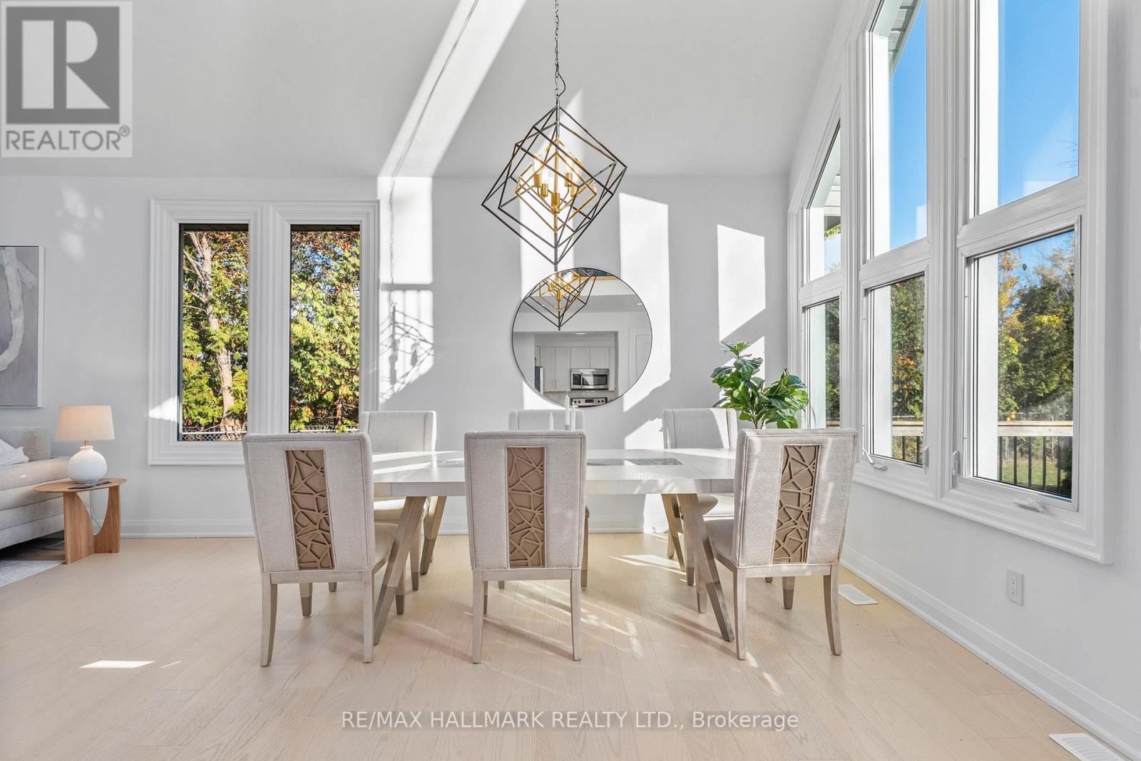 3716 Maple Grove Road, Innisfil, ON - Indoor Photo Showing Dining Room