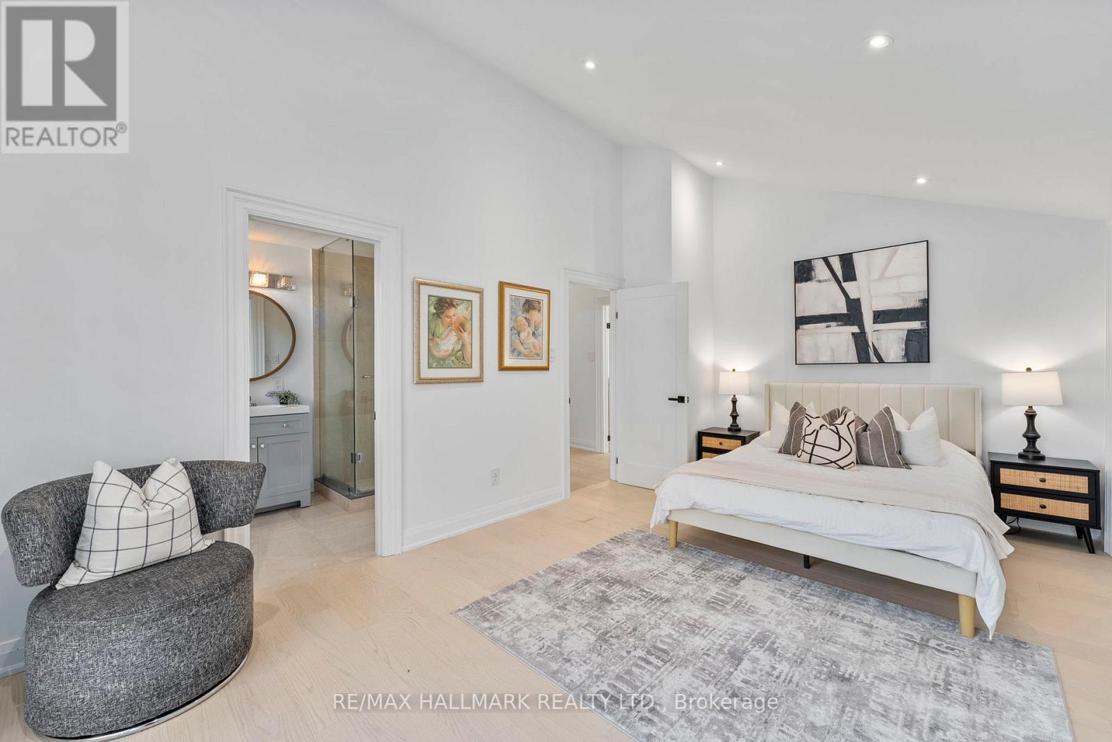3716 Maple Grove Road, Innisfil, ON - Indoor Photo Showing Bedroom